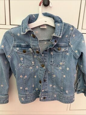 Girls' Light Blue Denim Jacket with Daisy Embroidery


No flaws no stains